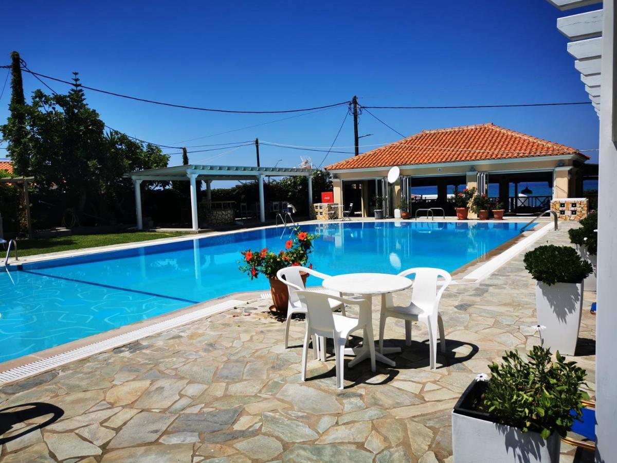 Nafsika Hotel Agios Stefanos Avliotes  ภายนอก รูปภาพ